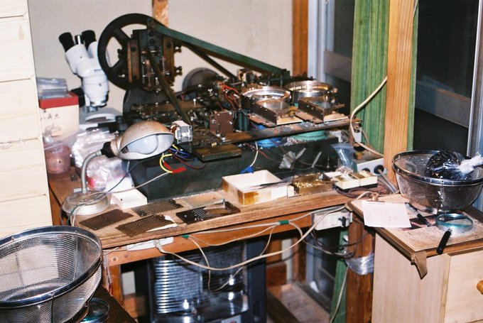 コンパス用軸受け(石頭)製造機